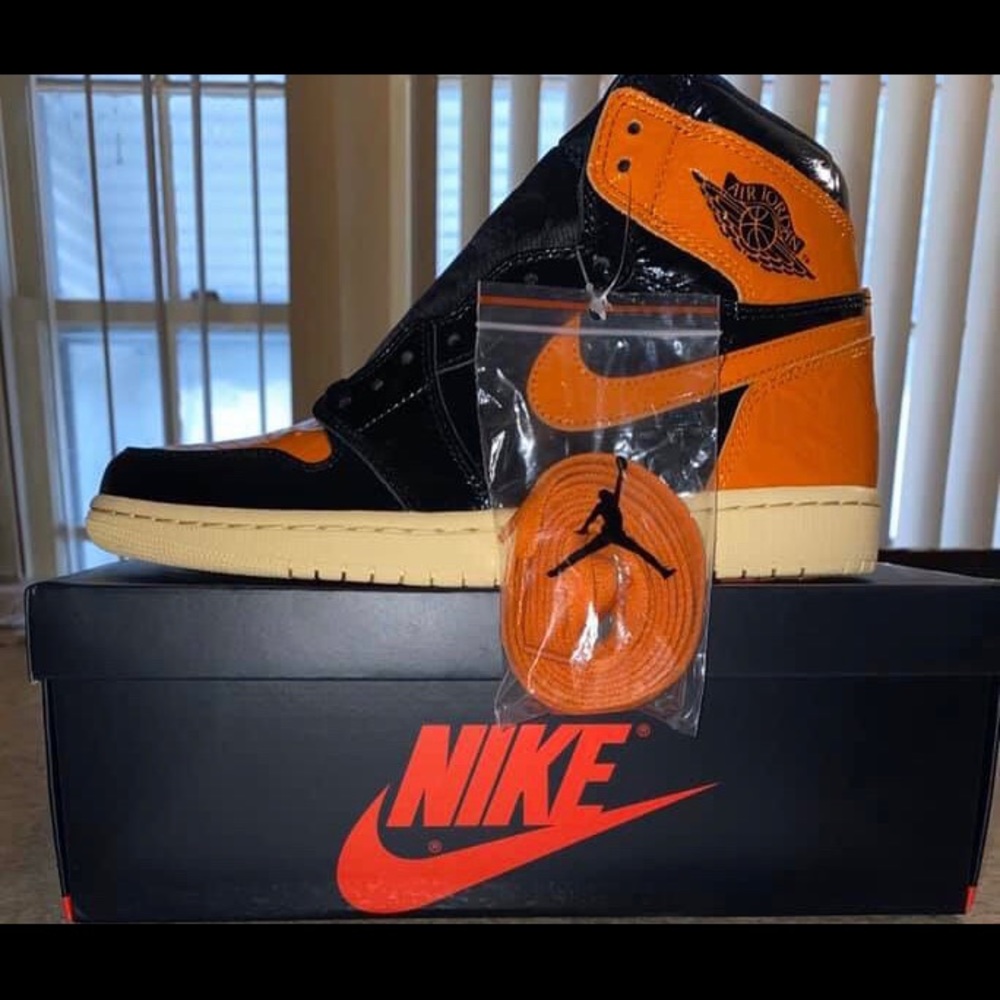AJ1 “Shattered Backboard 3.0“
Size 7.5